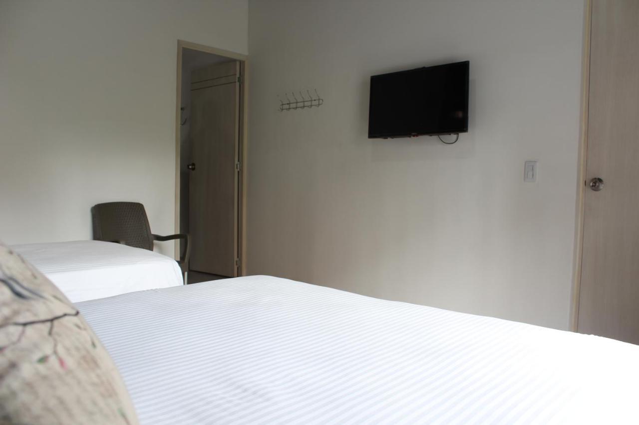 Hotel Boutique Plaza Медельин Экстерьер фото
